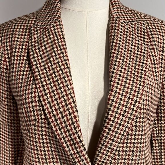 TAHARI NWT Peak Lapel neutral pattern blazer - 2 ($120) - Picture 7 of 12